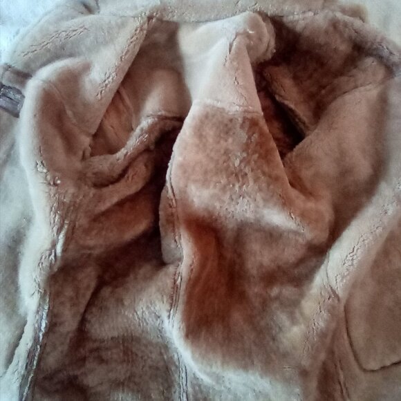 VTG Genuine House Of Leather Women's Suede Shearling Coat Sz M Bust 44" Doubled - Picture 9 of 14